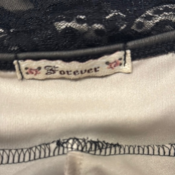 Elegant Black Lace Chemise - Picture 9 of 10